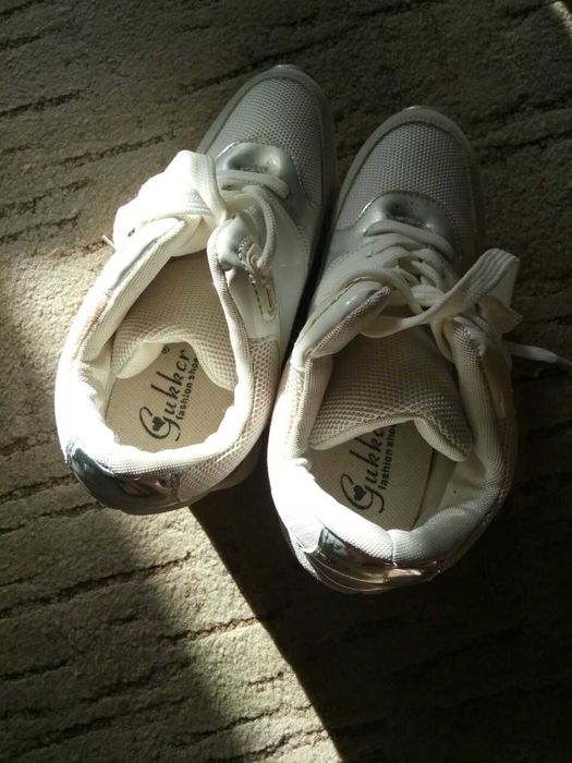 Женские кроссовки на высокой подошве (сникерсы)