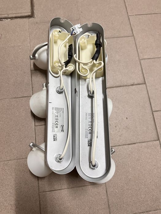 Candeeiro de teto IKEA com focos