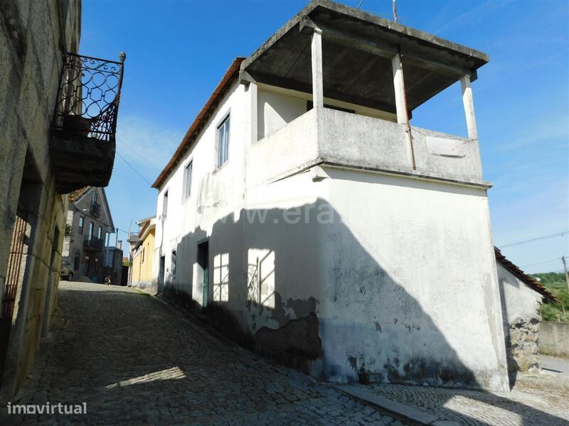 Moradia T2 / Seia, Paranhos