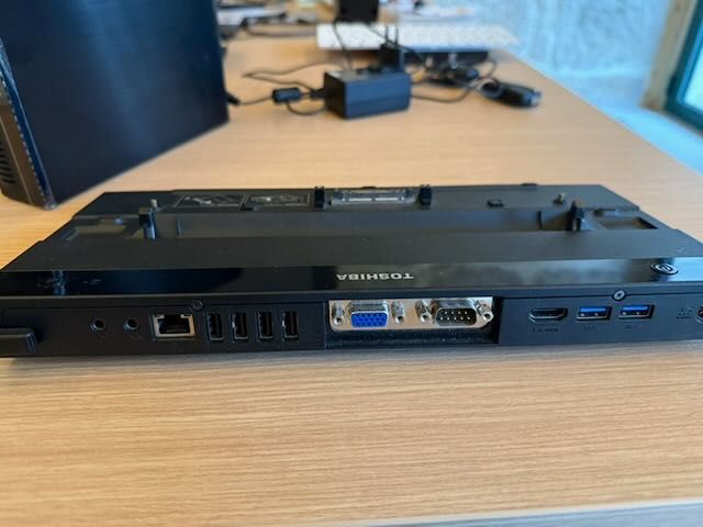 Portátil Toshiba i7 c/ Docking Station