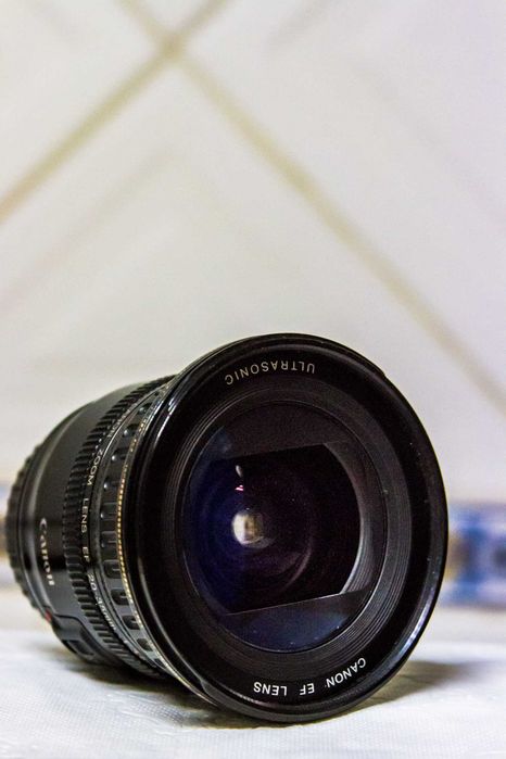 Canon EF 20-35mm f/3.5-4.5 USM – Grande Angular | Bom Estado | 100% Funcional