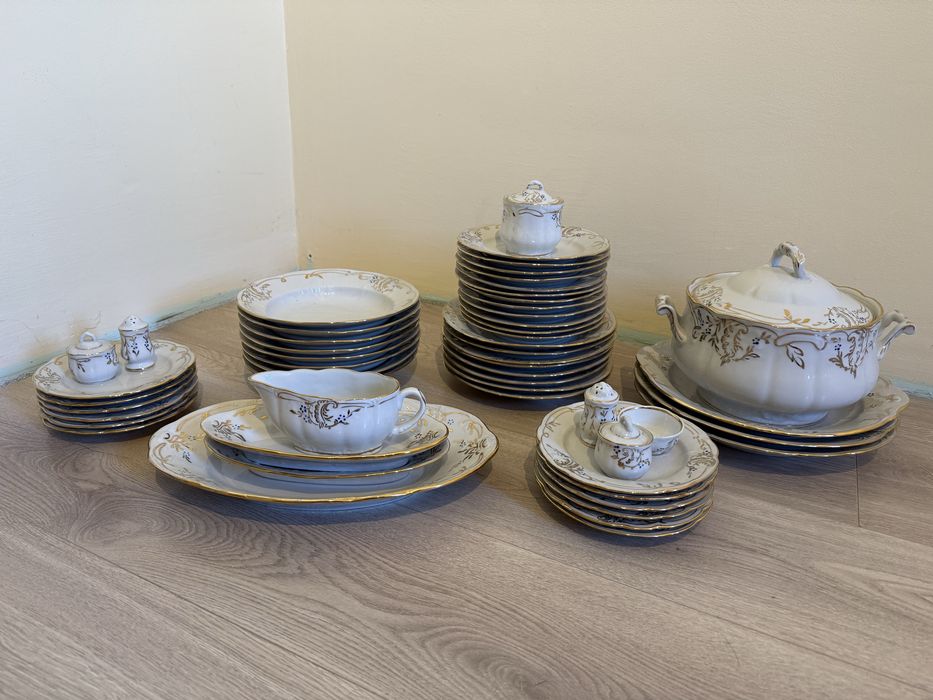 Вінтажний столовий сервіз