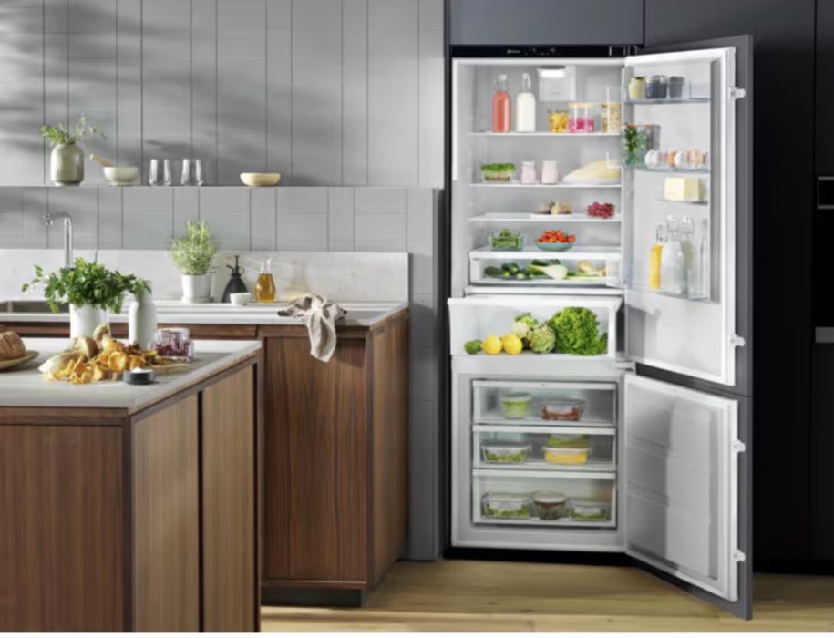 Преміальний вбудований холодильник Electrolux  як новий No Frost | 376 л | 2025