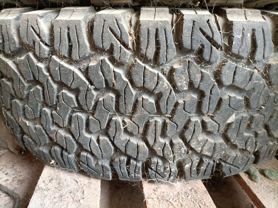 Pneus l200  para venda