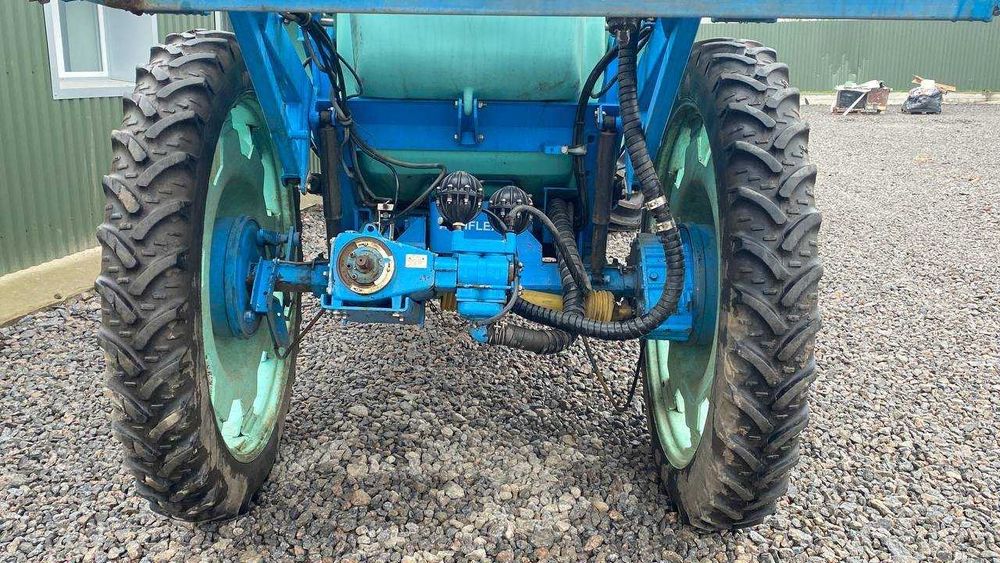 BERTHOUD Traccer 32 34 оприскувач