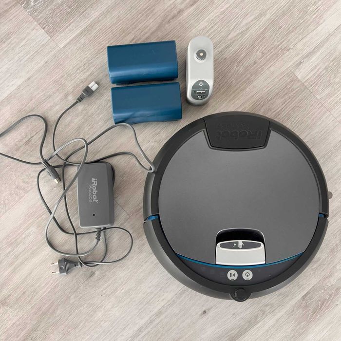 Миючий робот-пилосос iRobot Scooba 390