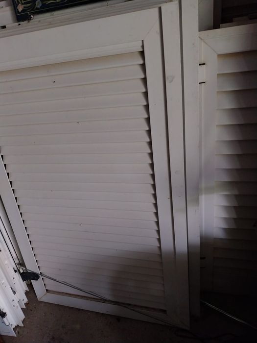 Duas Janelas de abrir - como novas64729886102658124