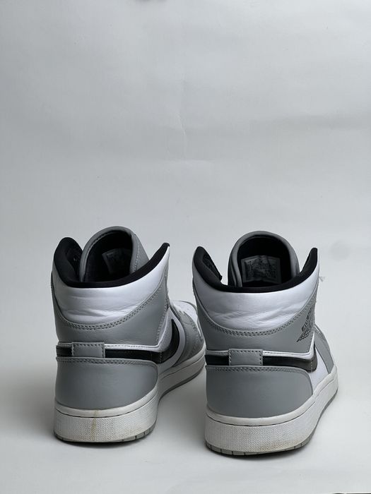 Nike Air Jordan 1 mid light smoke grey