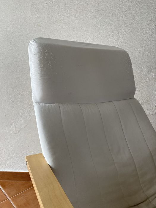 Poltrona IKEA, estrutura em madeira