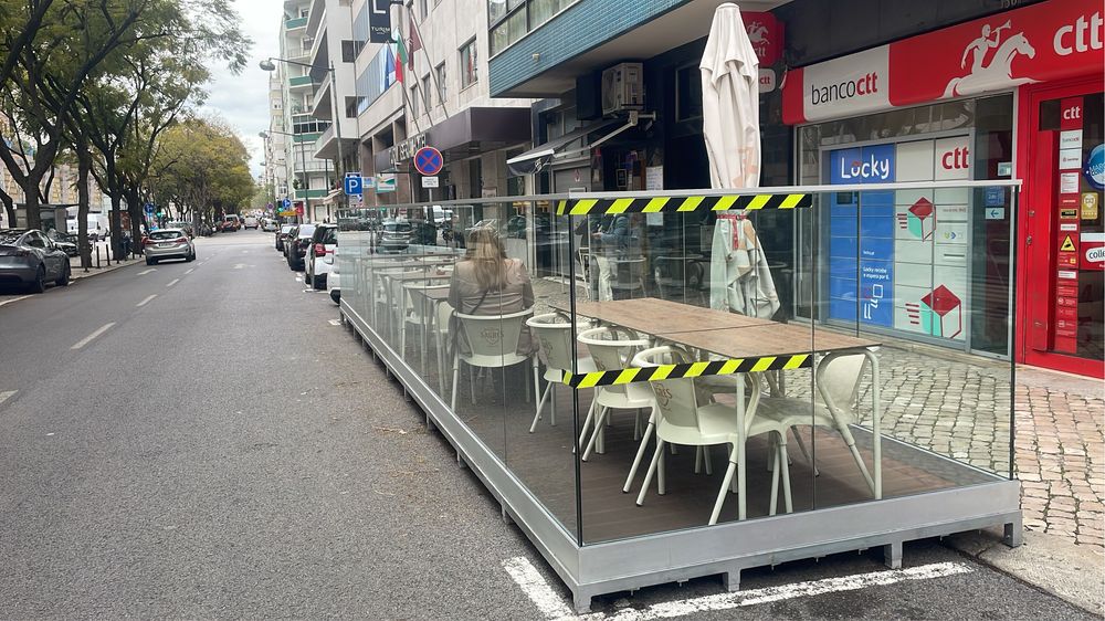 Trespassase Restaurante em pleno funcionamento Av novas