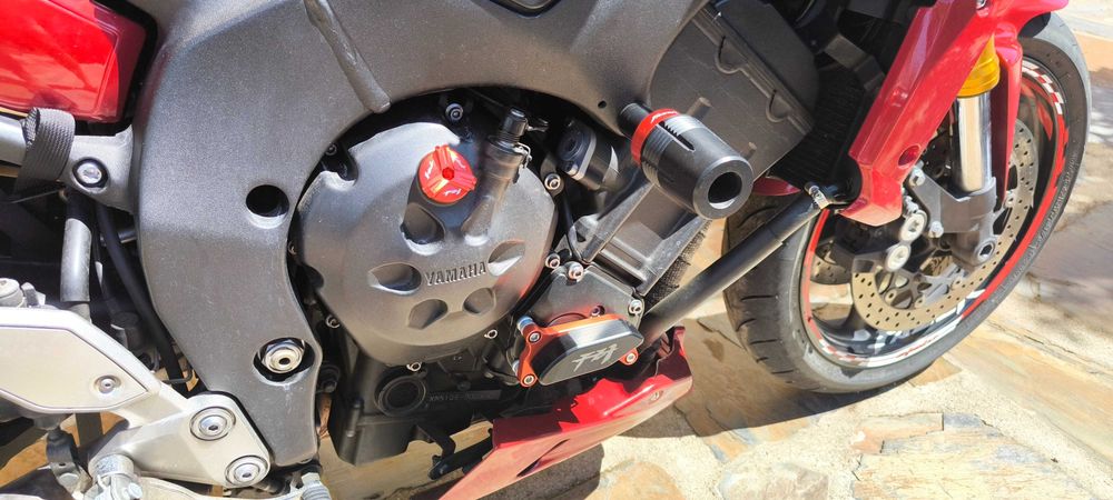Yamaha FZ1-S — 38.000 km — Akrapovič — Muitos Extras