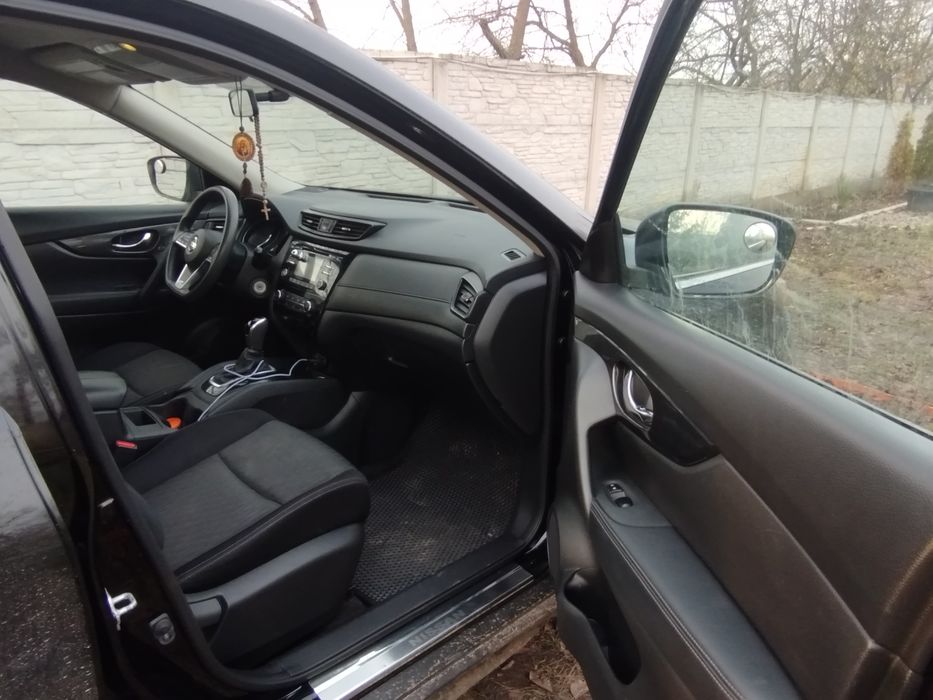 Продам авто Nissan Rogue