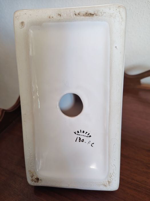 Encosto para Livros em Porcelana