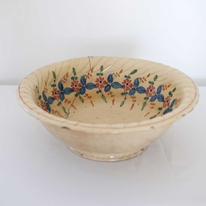 Conjunto de toilette em faiança antiga pintada à mão