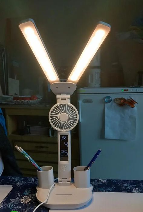 Настольная  светодиодная лампа сенсорная с вентилятором и часами
