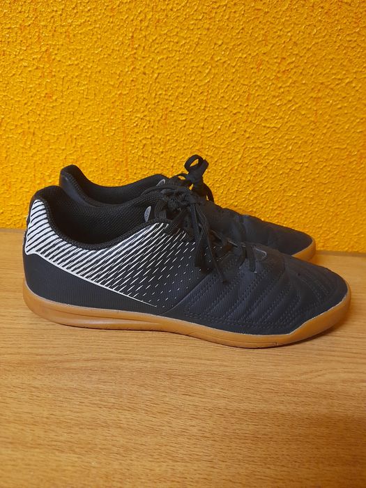 Chuteiras de futesal decathlon