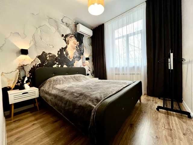 New! 3 кімнатна в Центрі!Подобово