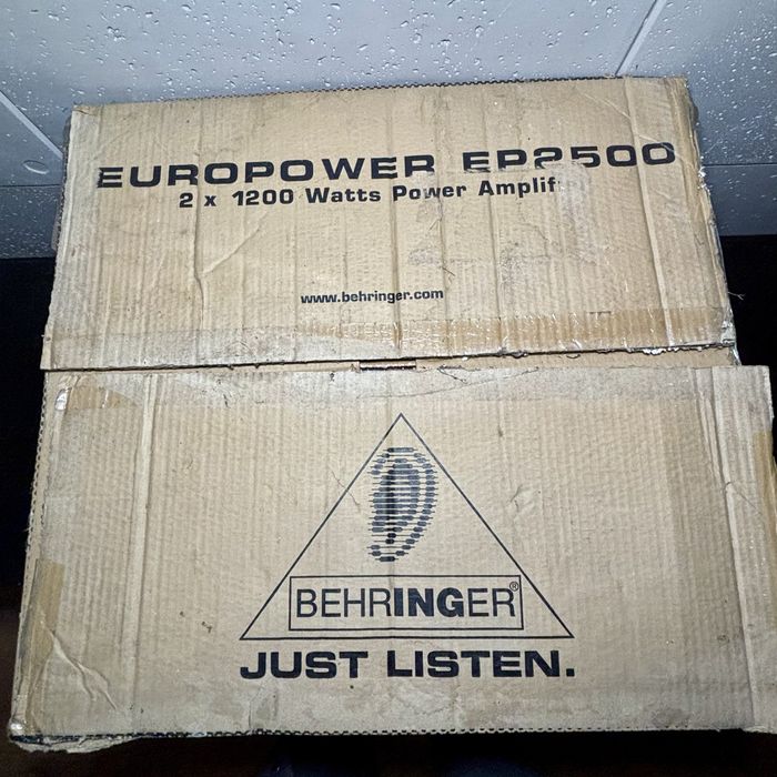 Cyfrowy mikser Behringer DDM4000 + końcówka mocy Behringer Europower EP2500