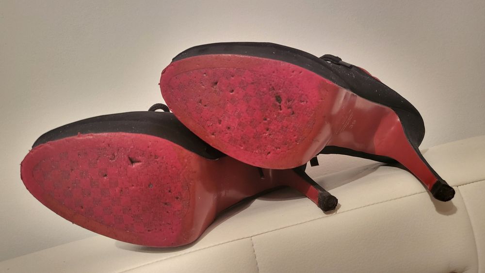 Kazar rozm. 39 czerwono czarne