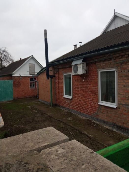 Продам будинок в центрі