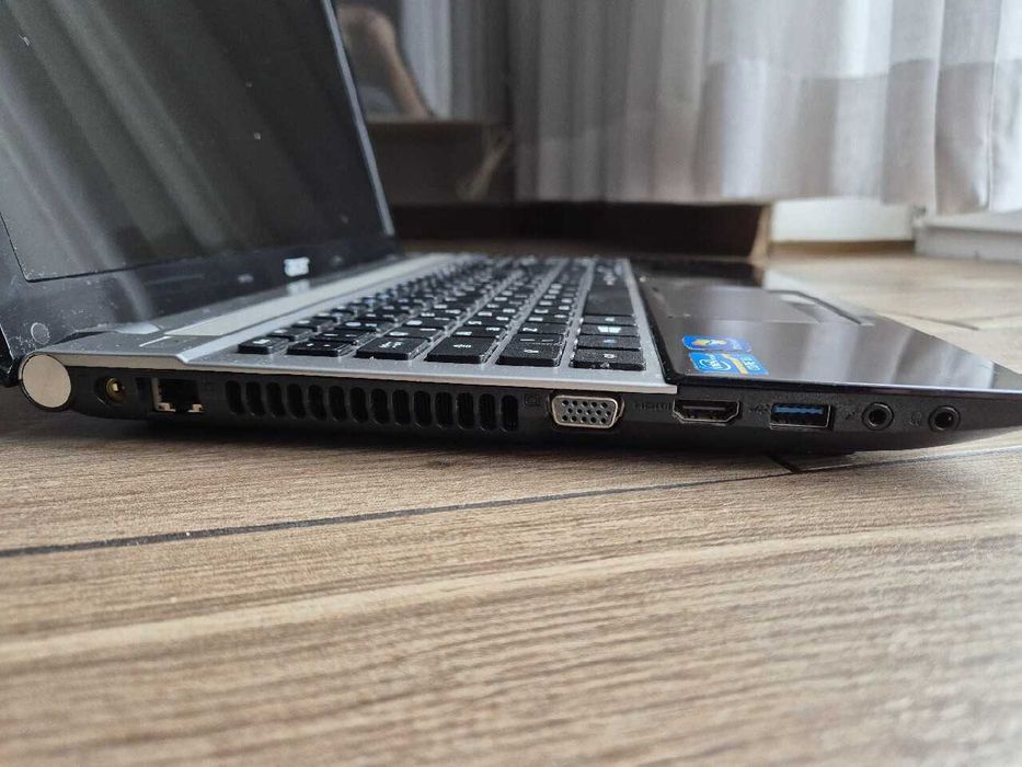 Laptop ACER V3 core I3