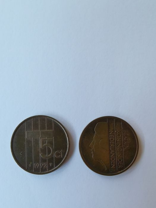 Dwie monety o nominale po 5 cent Holandia z 1992 i 1999 roku
