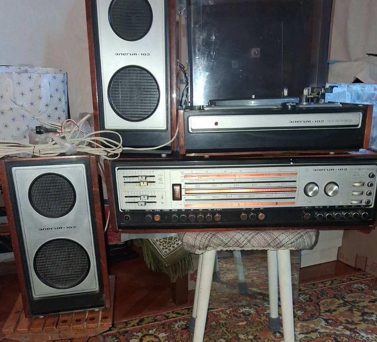 Продам радіолу Елегія 102