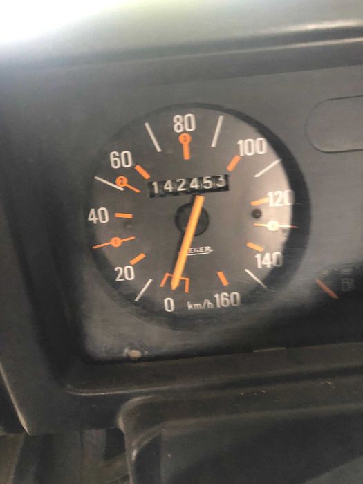 Renault 4L em estado irrepreensível