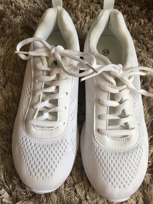 Sneakersy białe rozmiar 33