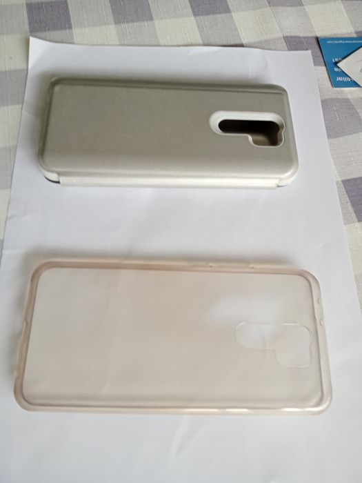 Dwa etui do Redmi