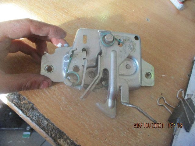 Fechadura / fecho capot RENAULT Clio III (BR0/1, CR0/1)