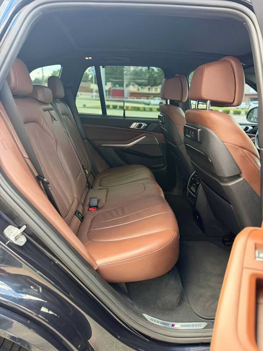 BMW X5 xDrive50i      2019