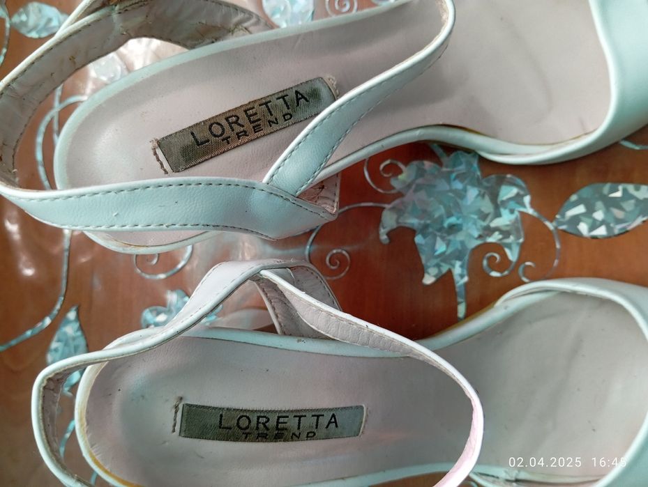 Шкіряні босоніжки