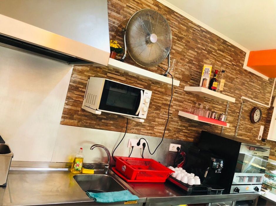 Café Snack Bar com extracao de fumos.