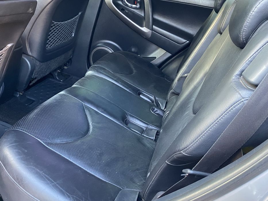 Продам Toyota Rav4