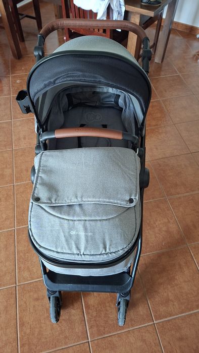 Carrinho de bebe e ovo
