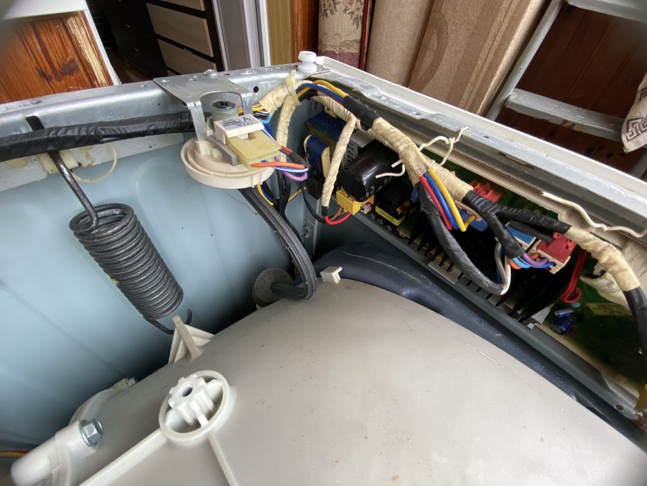 Пралка мала але вмістка LG Direct Drive 6 кг