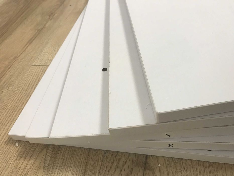Книжкова шафа HOMCOM S-подібної форми, 5-ярусна,80 x 30 x 145 см, біла