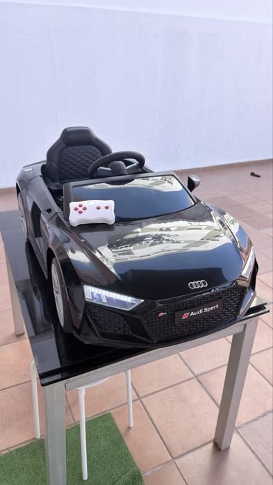 Audi R8 Elétrico Infantil – Como Novo + 1 Ano e 6 Meses de Garanti