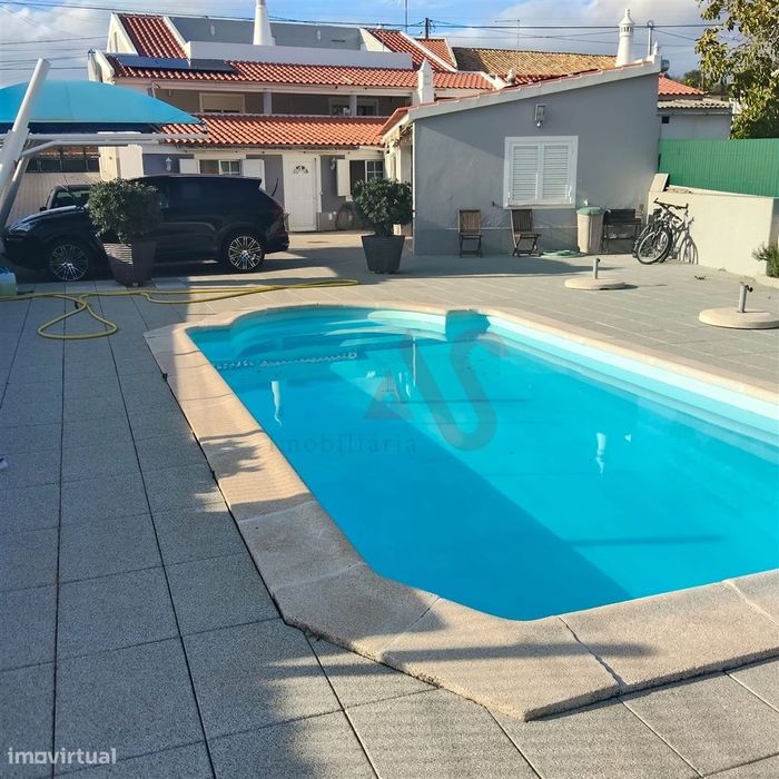 Moradia T3 ( + T1 + T2 Duplex) com Piscina em Albufeira