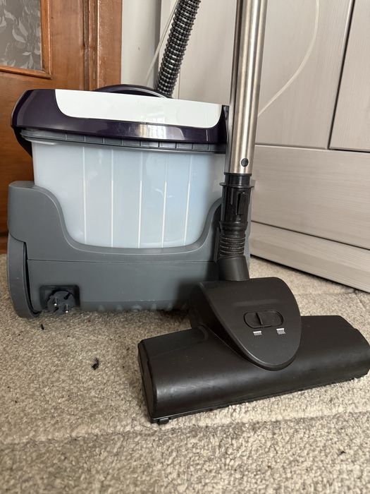 Пилосос, BOSCH Aqua Wash Clean 1700 W