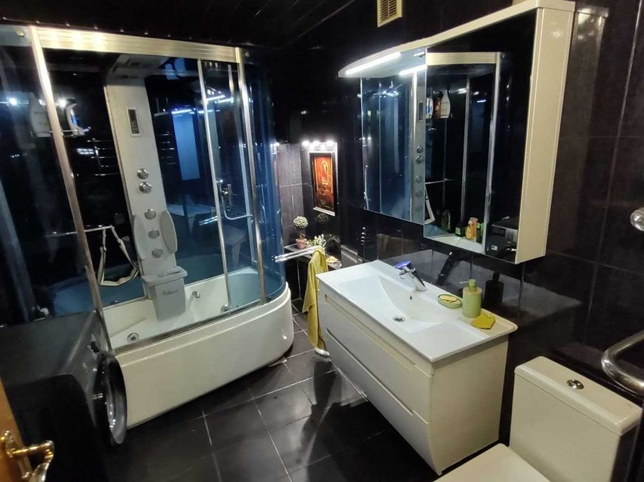 Двухэтажная квартира с ремонтом и своим двором на Молдаванке