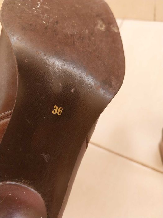 Botins castanhos escuros, 36, de salto alto, outono inverno