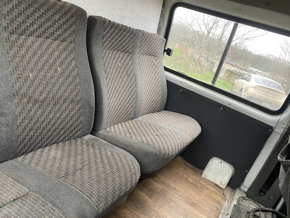 Газель на бойовому ходу . Груз пас