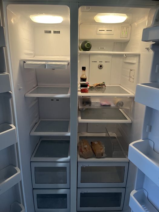 Холодильник Samsung side-by-side