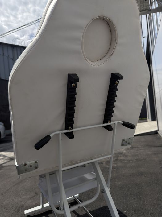 Кресло - кушетка косметологическое.