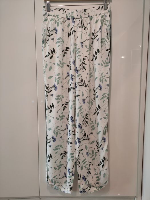 nowe spodnie od piżamy Hunkemoller 36 S wiskoza białe kwiaty