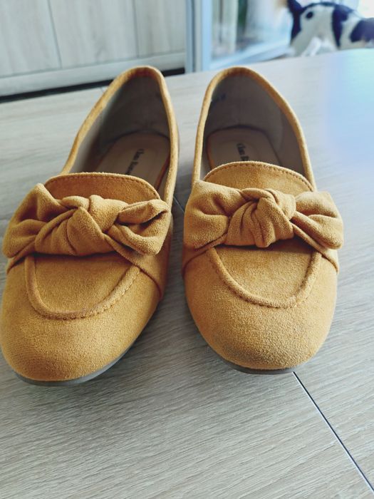 Baleriny musztardowe