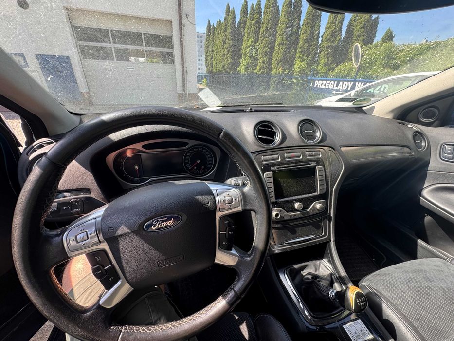 Ford Mondeo samochód
