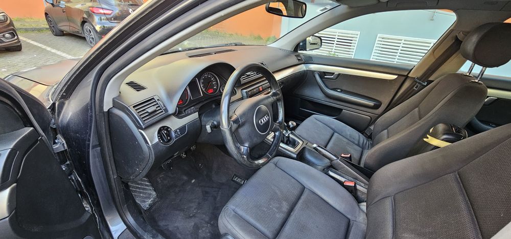 Audi A4 1.6 gasolina impecável 02